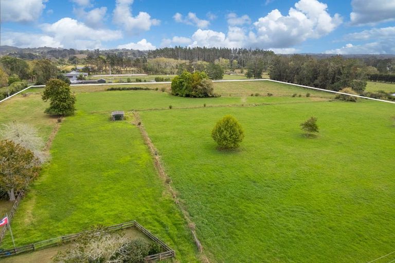 Photo of property in 44 Brookvale Lane, Taupaki, Henderson, 0782