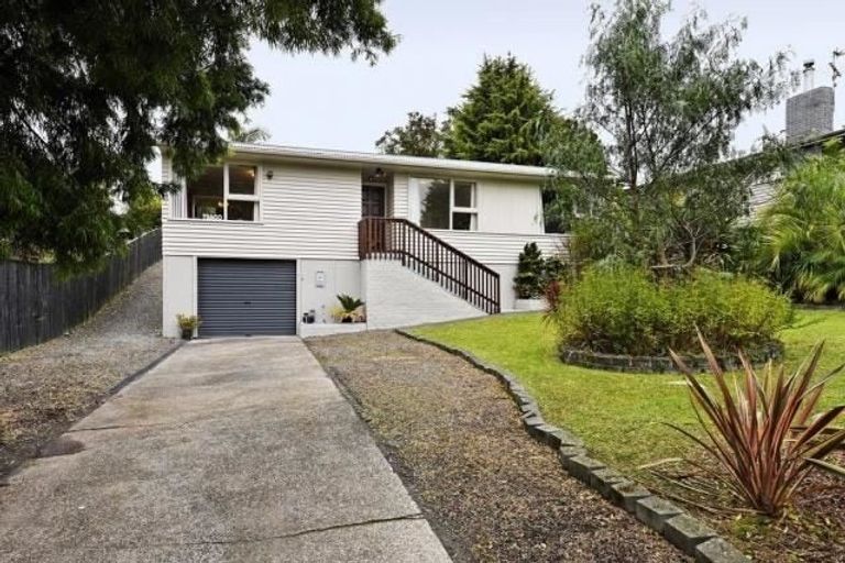Photo of property in 31 Patts Avenue, Glendene, Auckland, 0602
