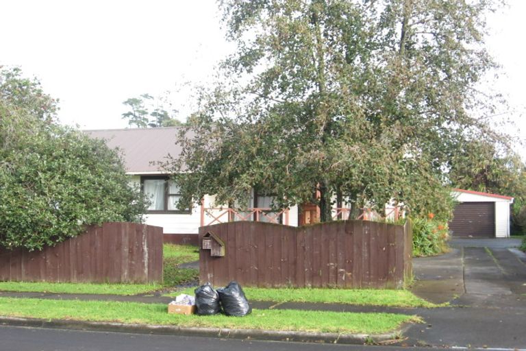 Photo of property in 3 Glennandrew Drive, Half Moon Bay, Auckland, 2012