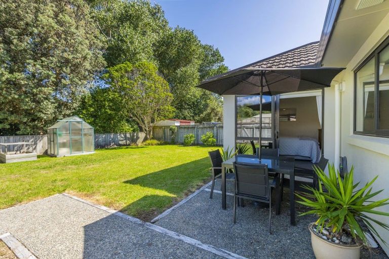 Photo of property in 94 Weggery Drive, Waikanae Beach, Waikanae, 5036