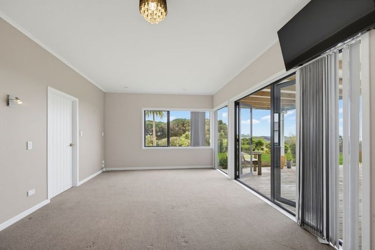 Photo of property in 265 Wilson Road, South Head, Helensville, 0874