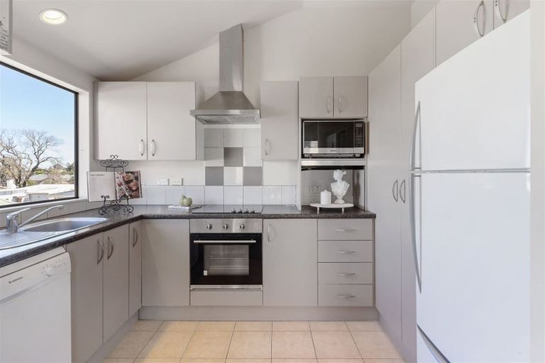 Photo of property in 2b Hall Avenue, Mangere, Auckland, 2022