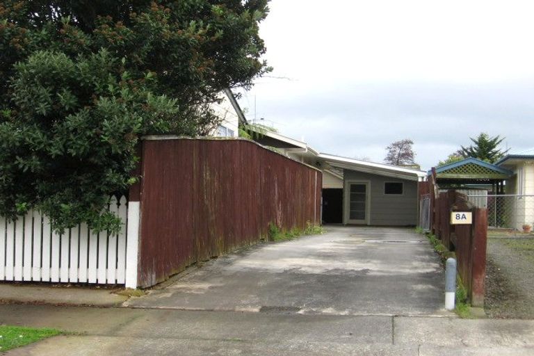 Photo of property in 8a Hilton Grove, Kelvin Grove, Palmerston North, 4414