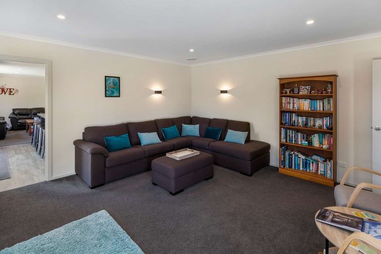 Photo of property in 28 Poynter Place, Tawhero, Whanganui, 4501