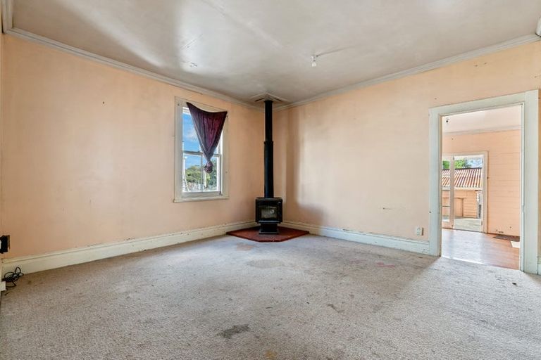 Photo of property in 84 George Street, Hikurangi, 0114