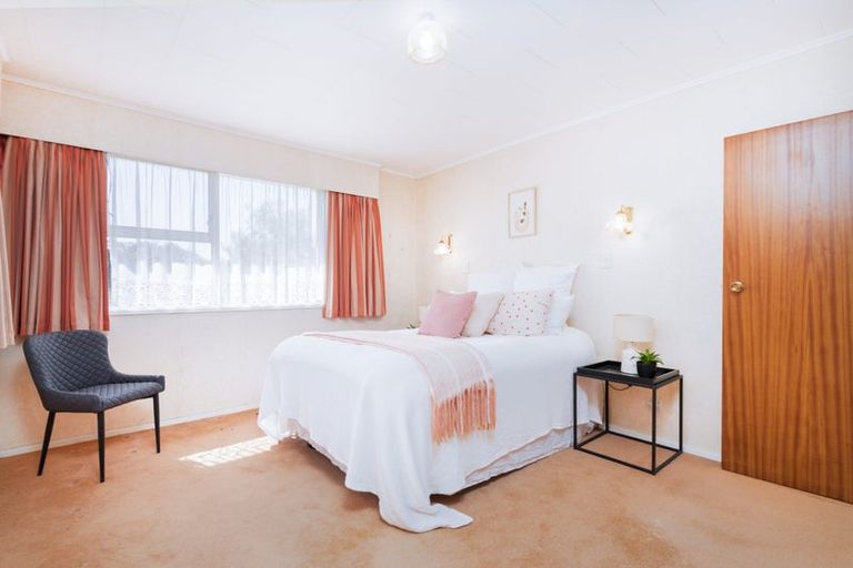 Photo of property in 7 Rembrandt Avenue, Tawa, Wellington, 5028