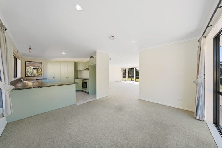 Photo of property in 58 Arrowsmith Road, Waitakere, Henderson, 0782