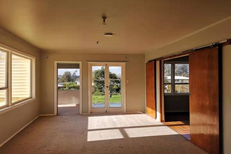 Photo of property in 24 Ranui Avenue, Ranui, Auckland, 0612