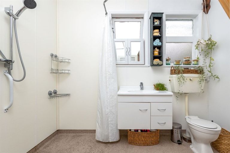 Photo of property in 2 Mcgregor Crescent, Masterton, 5810