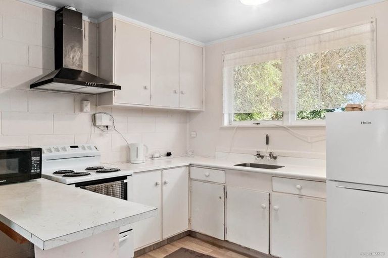 Photo of property in 2/14 Pratt Street, Papakura, 2110