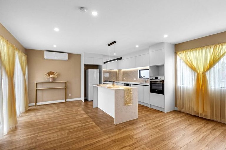 Photo of property in 126 Kervil Avenue, Te Atatu Peninsula, Auckland, 0610