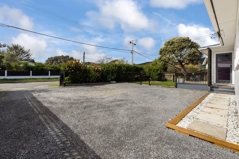 Photo of property in 2 Coleman Street, Paraparaumu, 5032