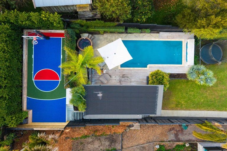 Photo of property in 22 Seacombe Road, Point Chevalier, Auckland, 1022
