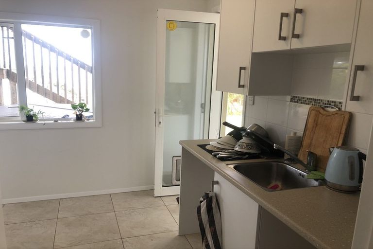 Photo of property in 32 Arama Avenue, Titirangi, Auckland, 0604