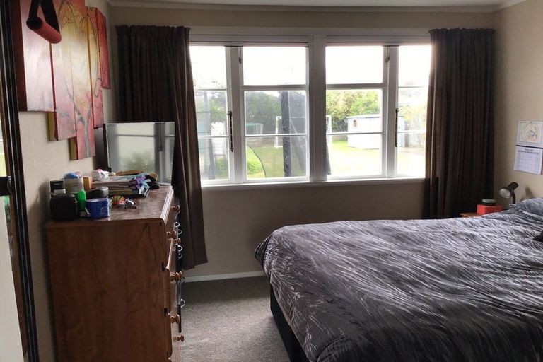 Photo of property in 11 Clyde Crescent, Roslyn, Palmerston North, 4414