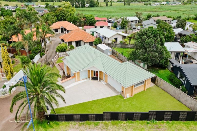 Photo of property in 202 Gravatt Road, Papamoa Beach, Papamoa, 3118
