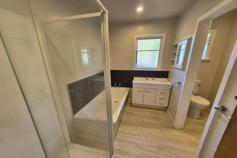 Photo of property in 1 Dalton Place, Burnside, Christchurch, 8053