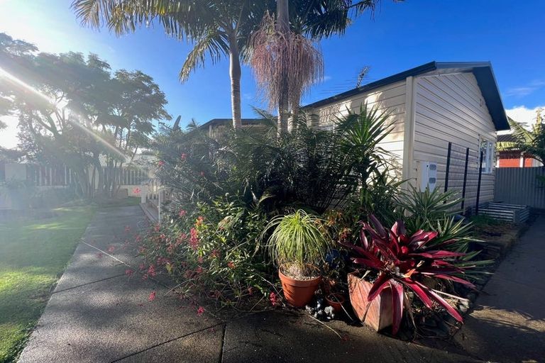 Photo of property in 5 Tampin Road, Hillpark, Auckland, 2102