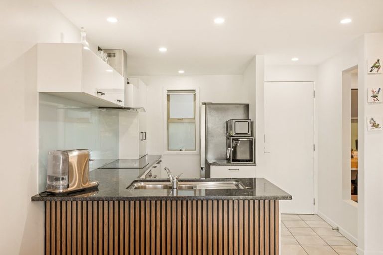 Photo of property in Bridgewater Apartments, 201/7 Te Rangi Cross Road, Paihia, 0200