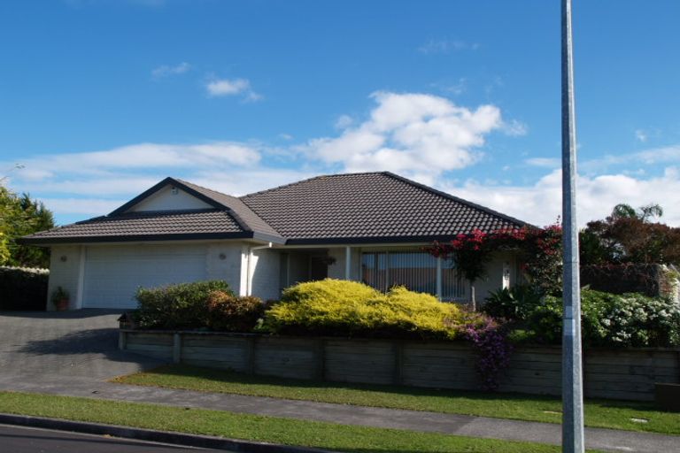 Photo of property in 1/12 Yarlside Place, Northpark, Auckland, 2013