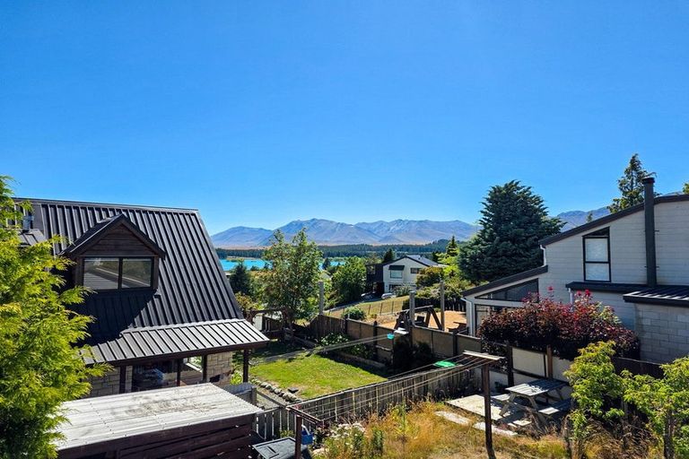 Photo of property in 1 Burnett Place, Lake Tekapo, 7999