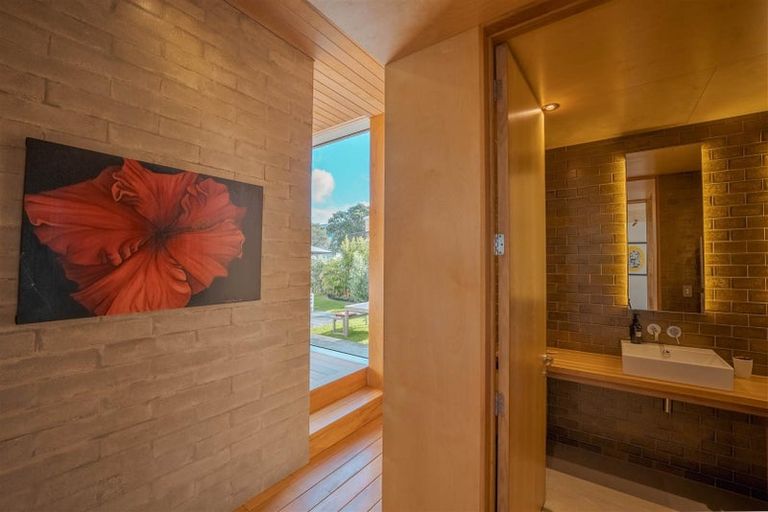 Photo of property in 19 Lagoon Way, Omaha, 0986