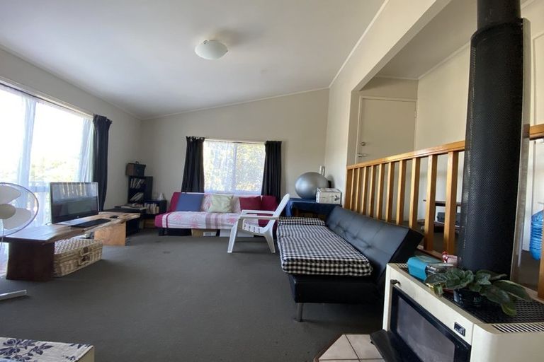 Photo of property in 8 Crosby Road, West Harbour, Auckland, 0618