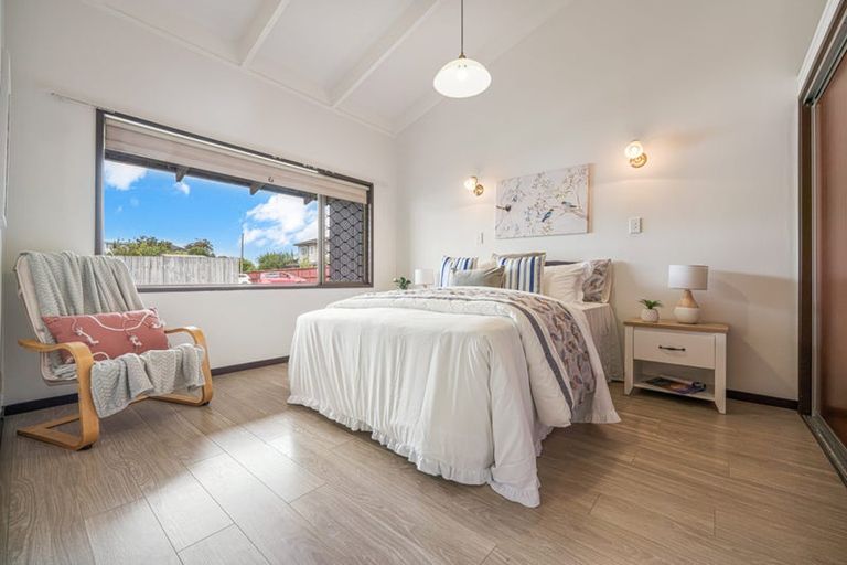 Photo of property in 2/35 Swanson Road, Henderson, Auckland, 0610