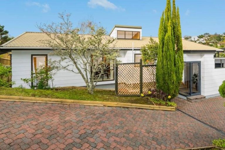 Photo of property in 100 Nigel Road, Browns Bay, Auckland, 0630