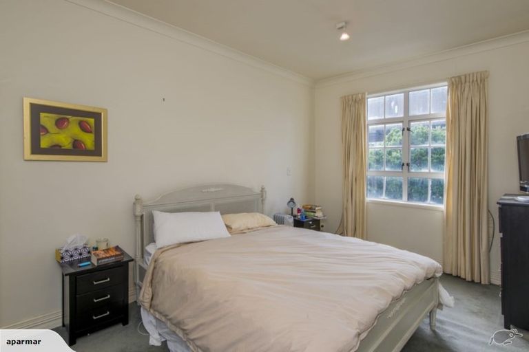 Photo of property in 32 Pipitea Street, Thorndon, Wellington, 6011