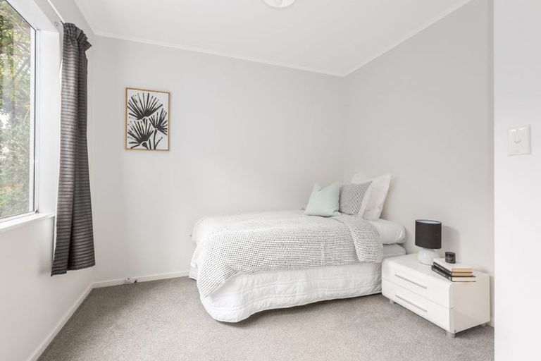 Photo of property in 2/54 Hungerford Road, Houghton Bay, Wellington, 6023