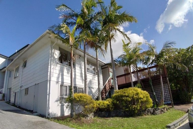 Photo of property in 10 Aralia Road, Sunnynook, Auckland, 0620