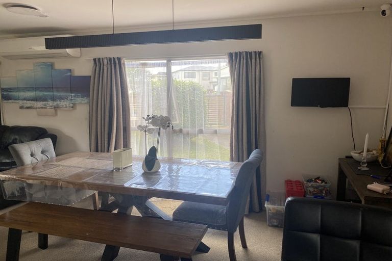 Photo of property in 16 Tatariki Street, Rosehill, Papakura, 2113