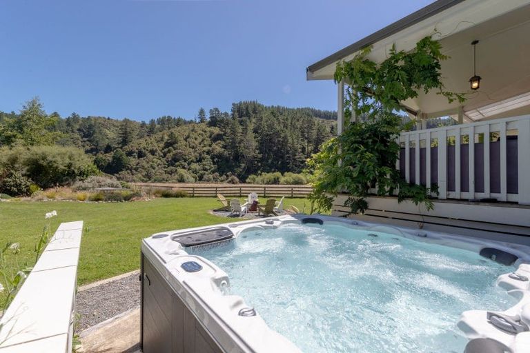 Photo of property in 808 Whitemans Valley Road, Whitemans Valley, Upper Hutt, 5371