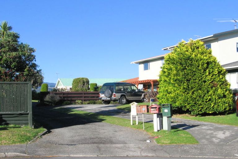 Photo of property in 31 Frimley Terrace, Waikanae Beach, Waikanae, 5036