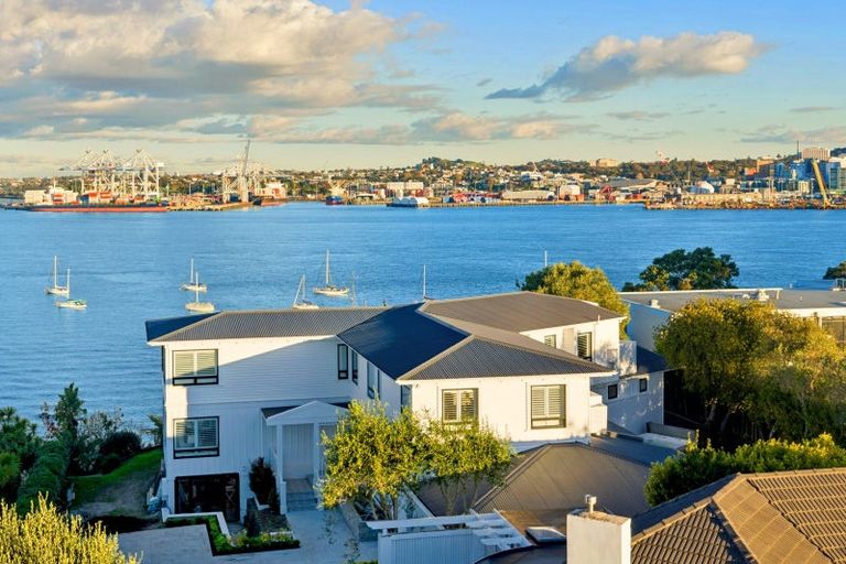Photo of property in 31a Stanley Point Road, Stanley Point, Auckland, 0624