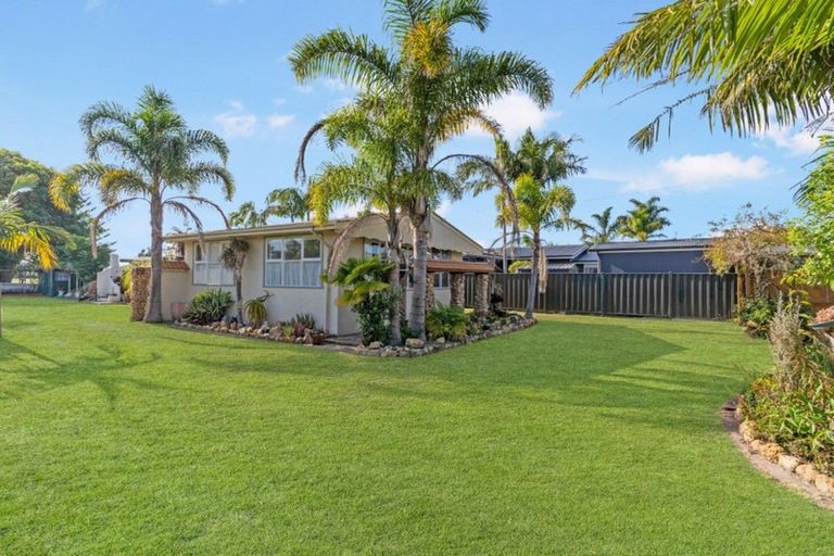 Photo of property in 120 Kiwi Road, Whangamata, 3620