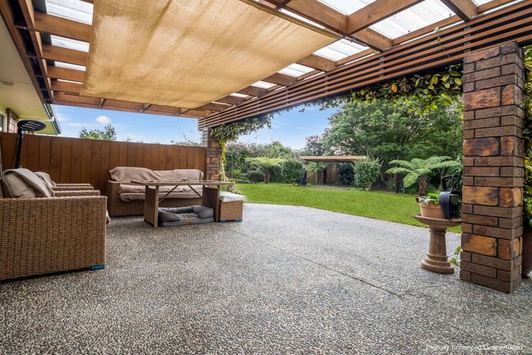 Photo of property in 17 Brights Road, Waiuku, 2123