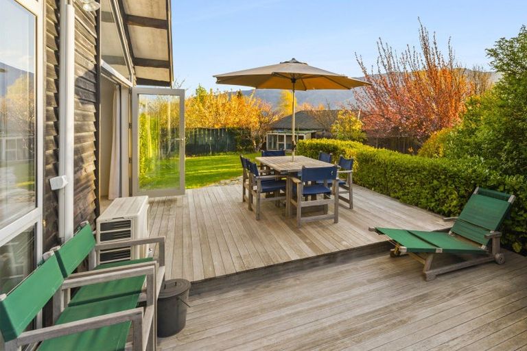 Photo of property in 31 Kowhai Drive, Wanaka, 9305