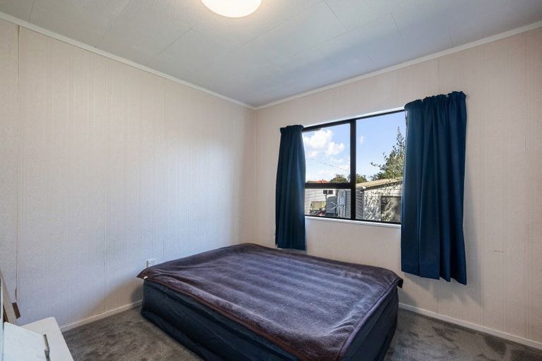Photo of property in 6 Kawiu Road, Levin, 5510