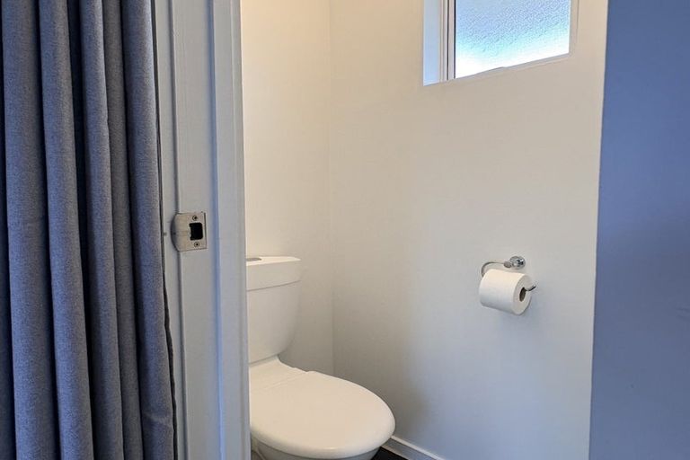Photo of property in 24 Lyndhurst Street, Takaro, Palmerston North, 4412