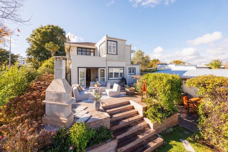 Photo of property in 70 Heretaunga Street, Palmerston North, 4414