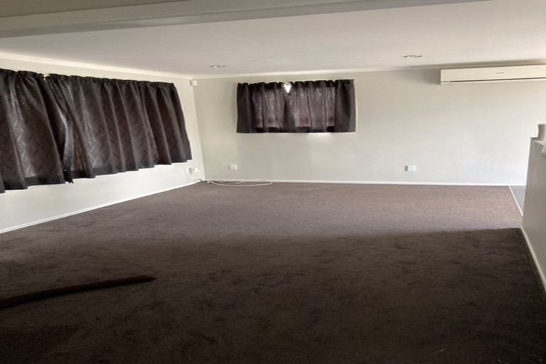 Photo of property in 112 Marne Road, Papakura, 2110