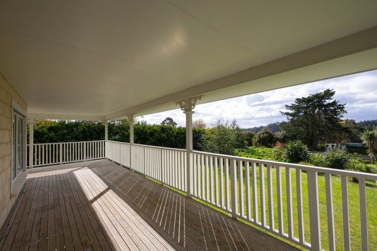 Photo of property in 114 Polson Hill Drive, Aokautere, Palmerston North, 4471