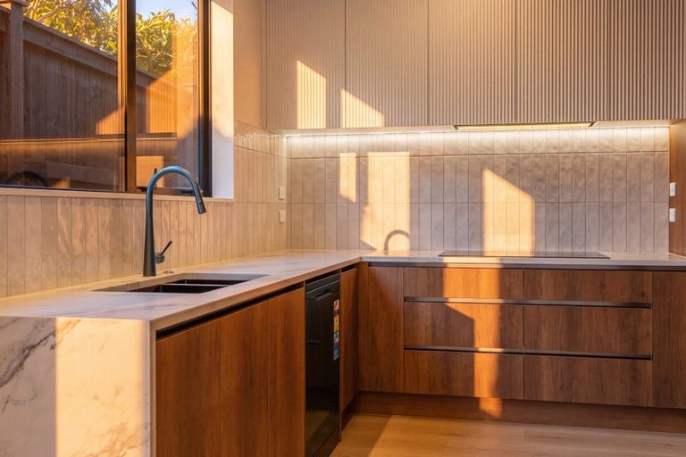 Photo of property in 12d Gordon Avenue, Milford, Auckland, 0620