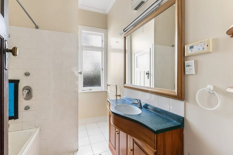 Photo of property in 10 Ewen Street, Takapuna, Auckland, 0622