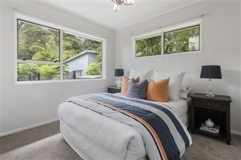 Photo of property in 2/20 Flavia Close, Torbay, Auckland, 0630