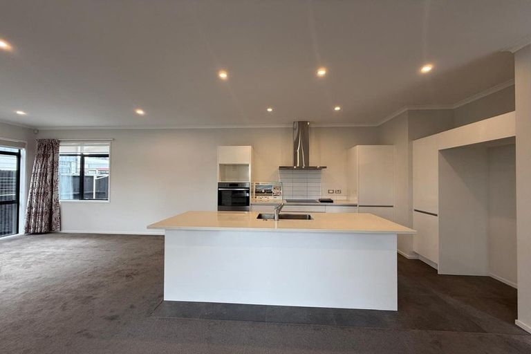 Photo of property in 2 Pinto Road, Pukekohe, 2120