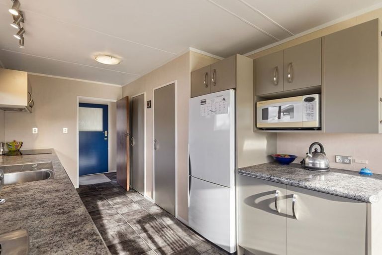 Photo of property in 10 Avon Street, Rongotea, 4476