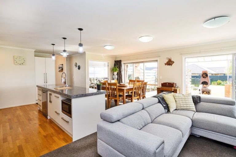 Photo of property in 21 Sunrise Drive, Seaward Bush, Invercargill, 9812